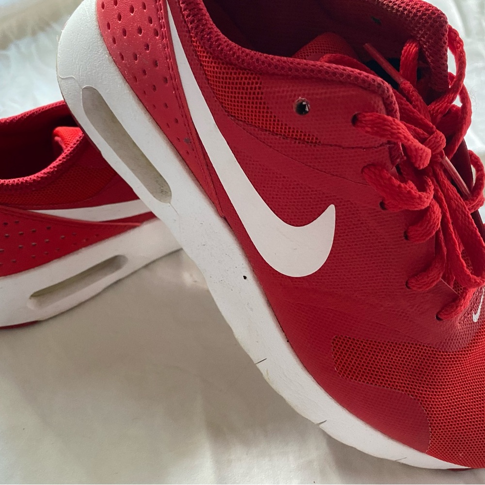 The classic Nike air sneaker! Worn twice.
